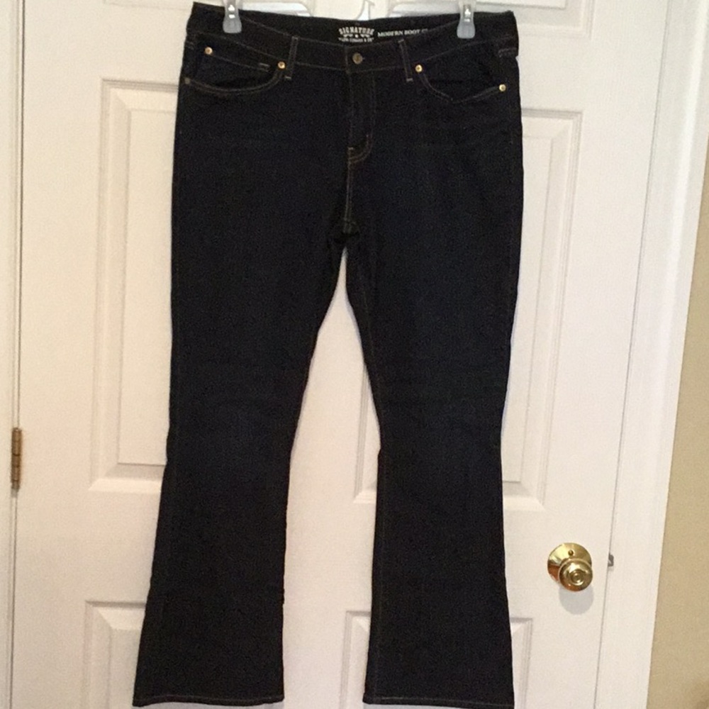 Levi Modern Boot Cut jeans sz 18 M